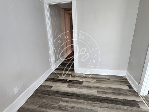 4th image of 1014 N Superior St #3