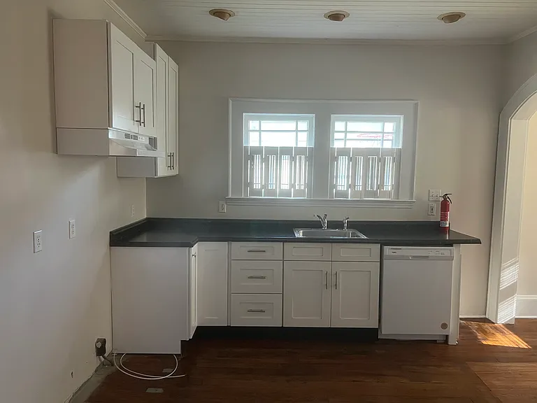 621 Holly St — Photo 5