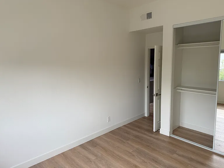 3544 Indiana St #14 — Photo 9