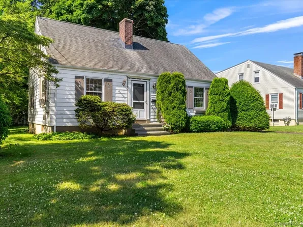 5 McKinnel Court, Branford, CT 06405