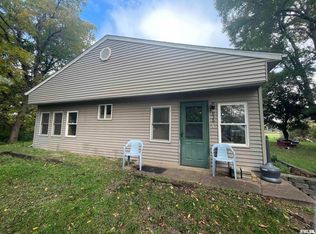 936 Stern Rd, Albany, IL 61230