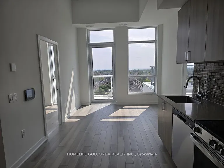 1005 Dundas St E #812 — Photo 4