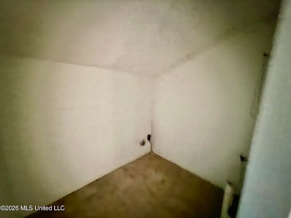 5th image of 2607 Brookwood Dr
