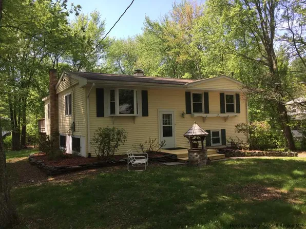 19 Wayside Dr, Hurley, NY 12443