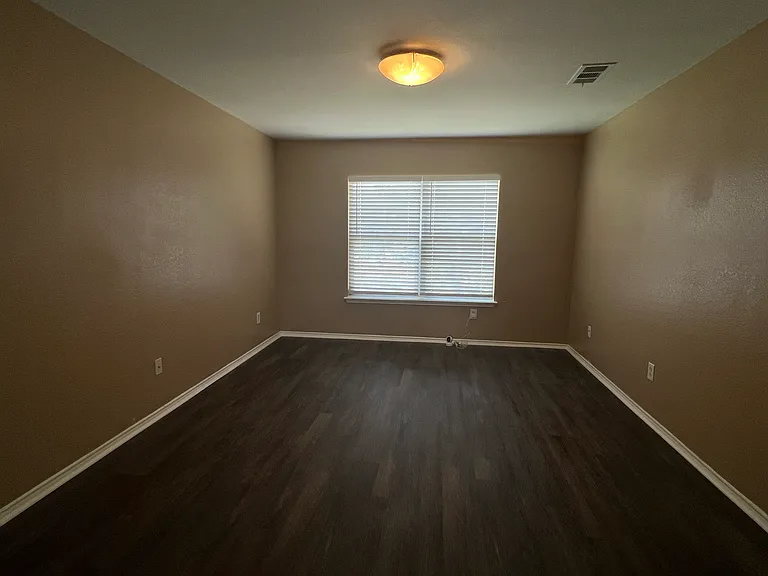 9328 Vernon Ct — Photo 7