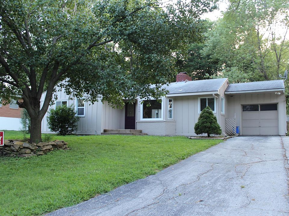 Front yard on quiet street