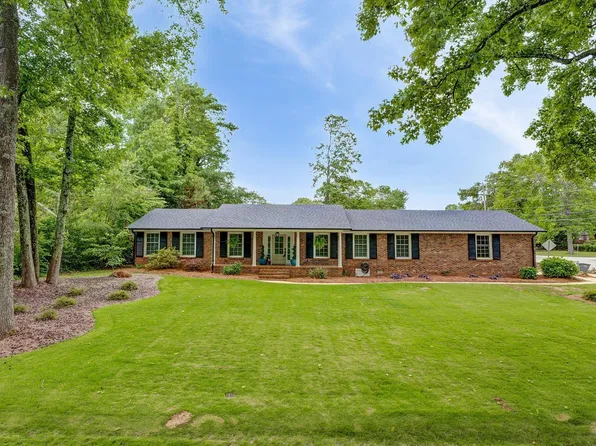 2 Sandringham Rd, Taylors, SC 29687