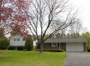 9077 Moon Rd, Saline, MI 48176