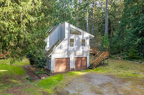 4128 Meridian Rd NE Photo 1