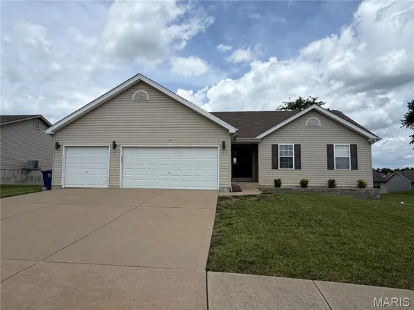 213 Fredde Dr, Wentzville, MO 63385