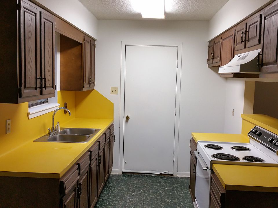 1st image of 100 Lakeview Ave