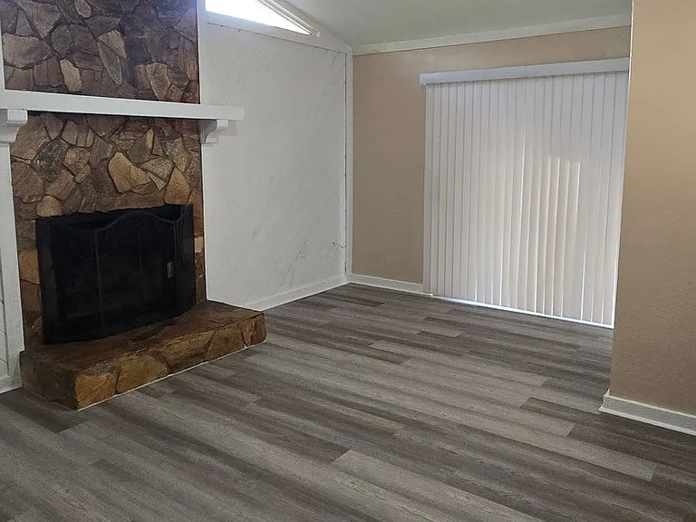 1001 N Bracewell Dr — Photo 5