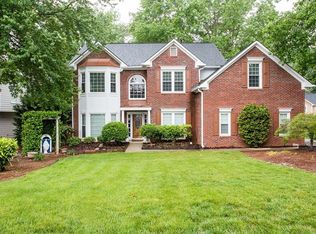 990 Wolf Springs Cv, Lawrenceville, GA 30043
