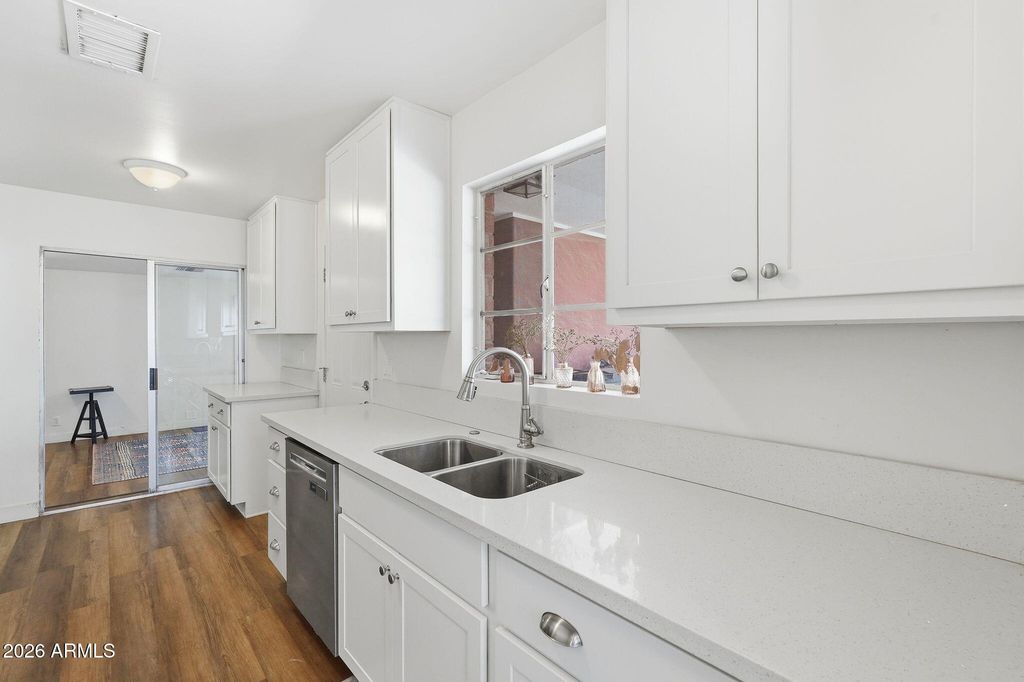 612 N 48TH Street, Phoenix, AZ - View 4