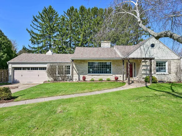 830 West Apple Tree ROAD, Glendale, WI 53217