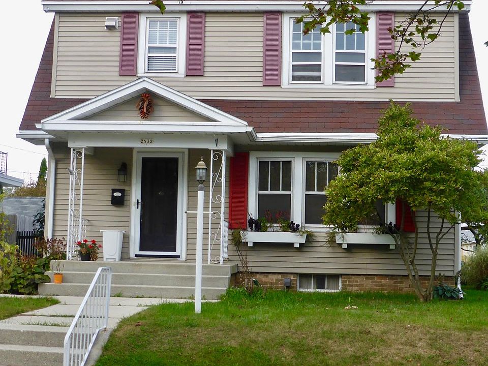 Street view of house