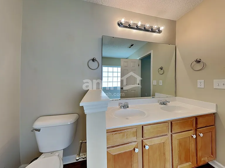 5013 Springdale Dr — Photo 11