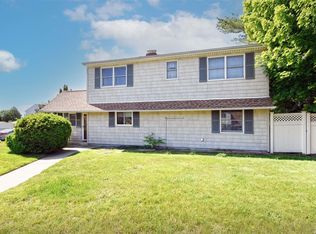 42 Amber Ln, Levittown, NY 11756
