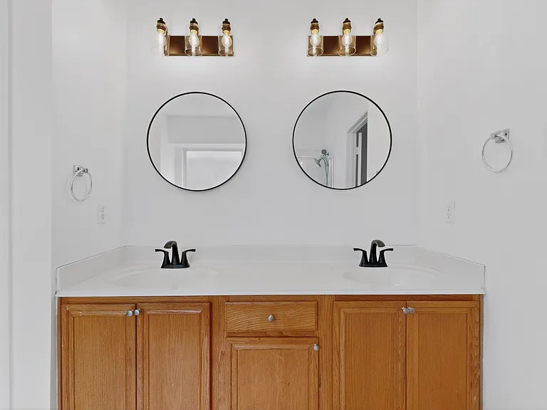 7807 Kristina Dr — Photo 10