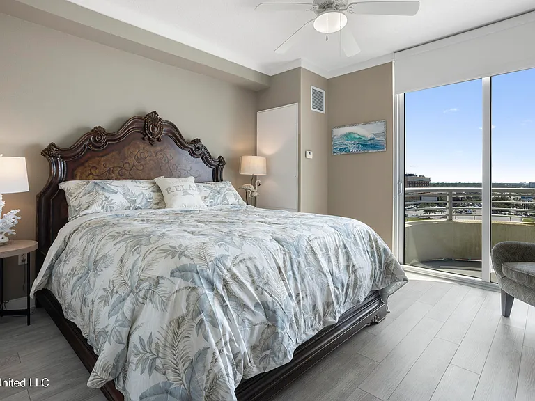 2060 Beach Blvd #707 — Photo 23