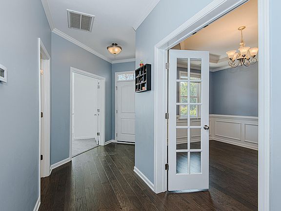 3rd image of 523 Botan Way