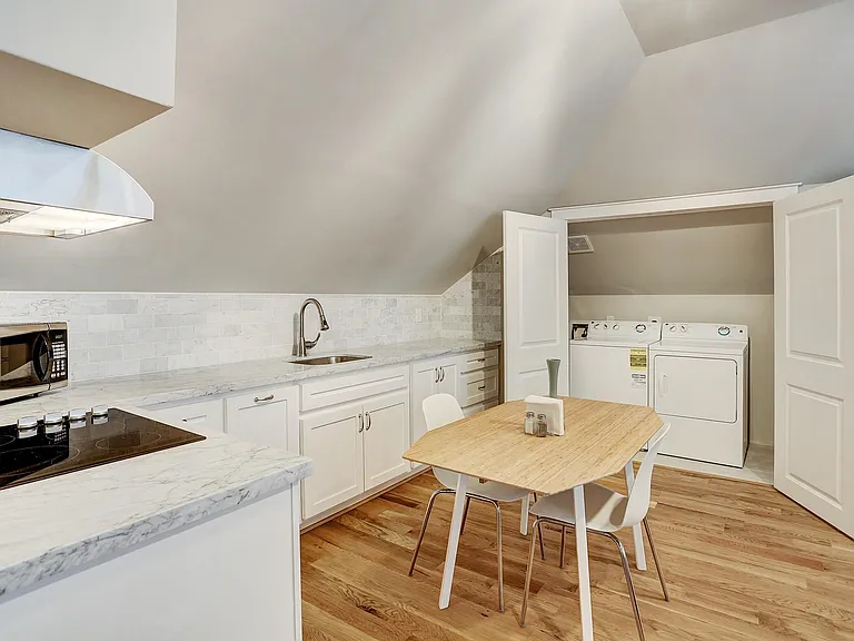 5655 Locke Ln — Photo 40
