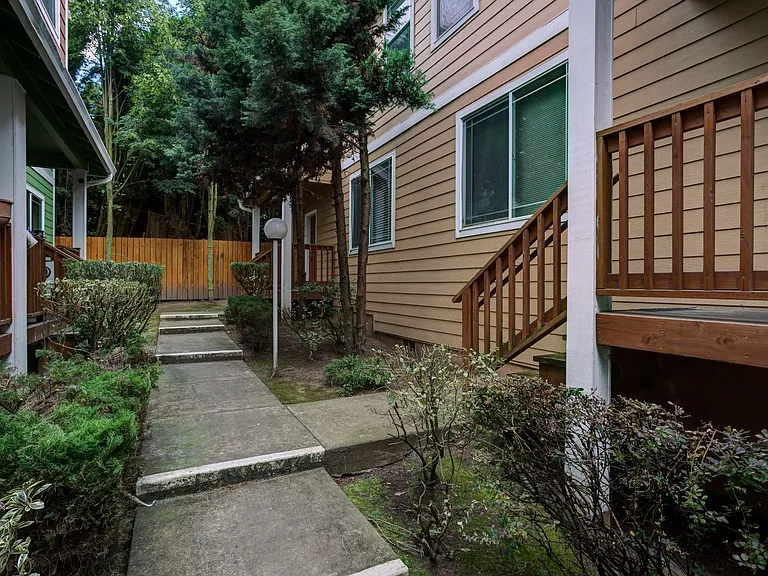 4628-4648 NE Lombard St — Photo 71