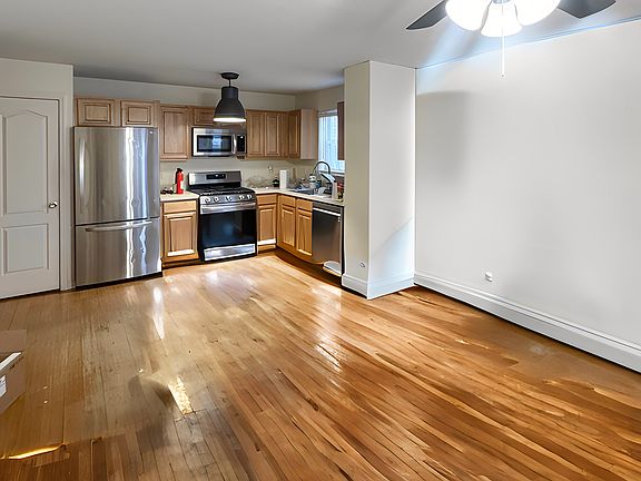 LIVING ROOM / KITCHEN OPEN CONCEPT UN-STAGED