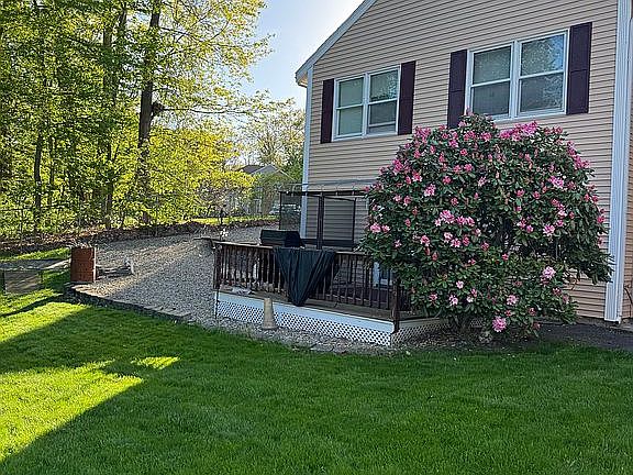 5th image of 35 Shady Ln