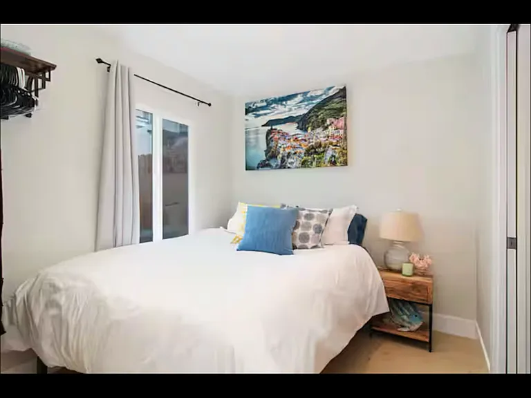 5124 Voltaire St — Photo 6