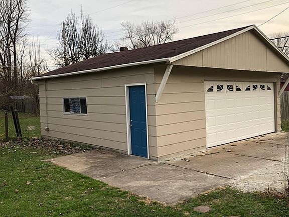 Detached 2.5 car garage / workshop