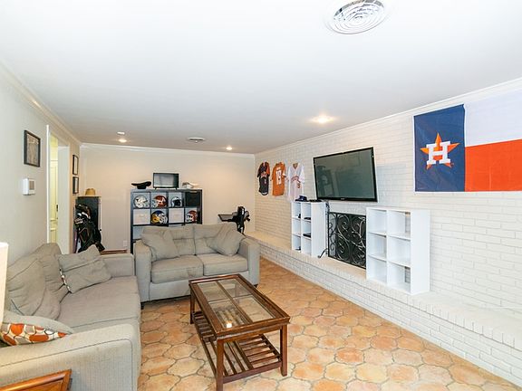 5th image of 1505 Delwood Ln