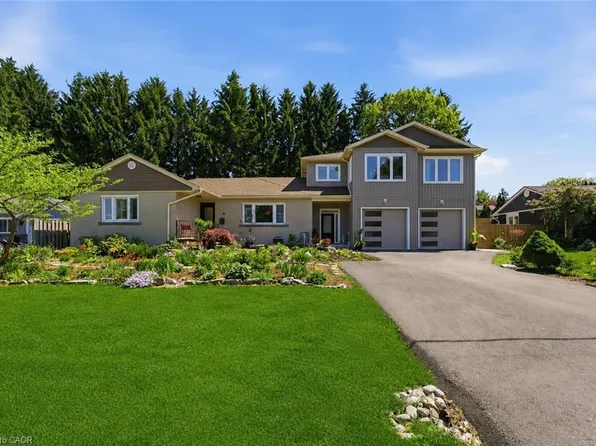 82 Cumming Ct, Hamilton, ON L9G 1V3