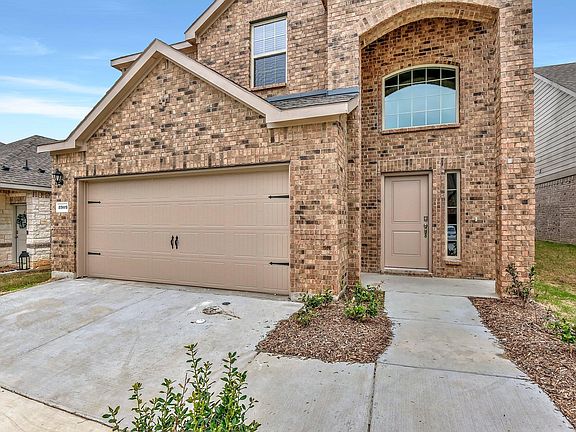 3rd image of 3909 Oak Creek Cir