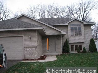 9251 Oak Ridge Dr N, Monticello, MN 55362