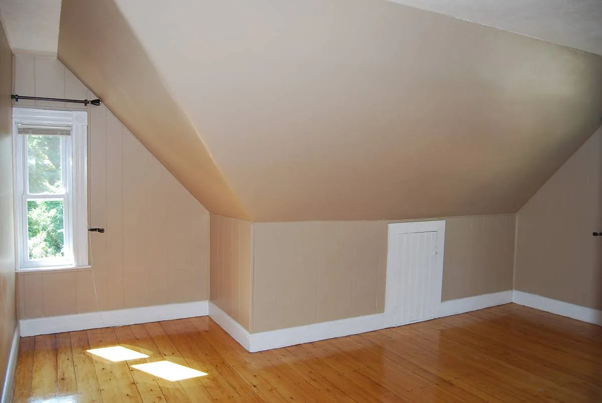 3 bed, 925 sqft, $2,730 — Photo 4