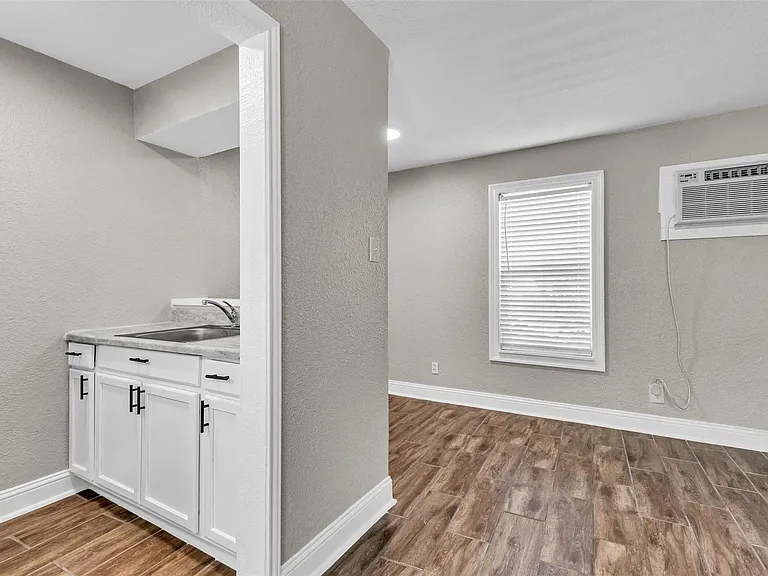1423 Hawthorne St #2 — Photo 7