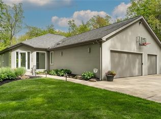 17555 Haskins Rd, Chagrin Falls, OH 44023