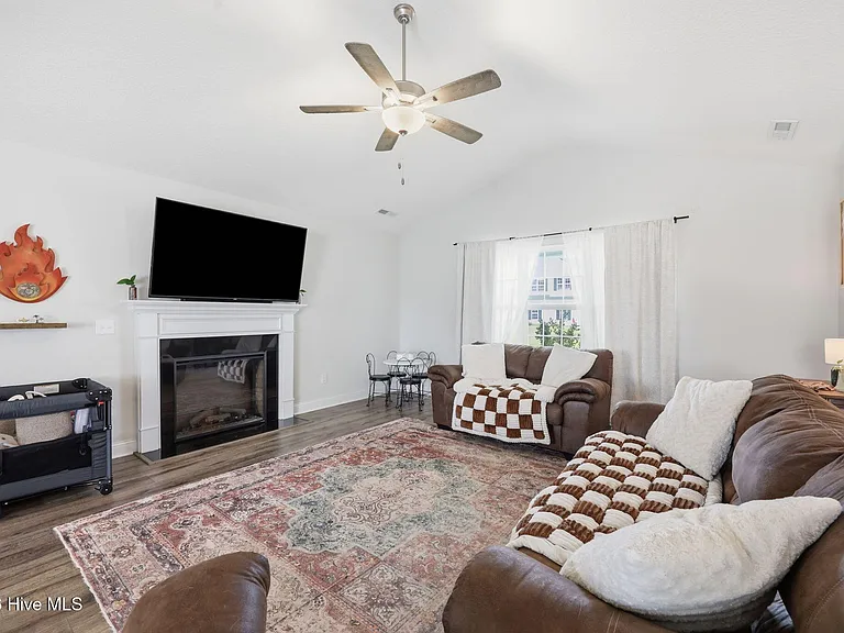 708 Puppy Drum Ln — Photo 11
