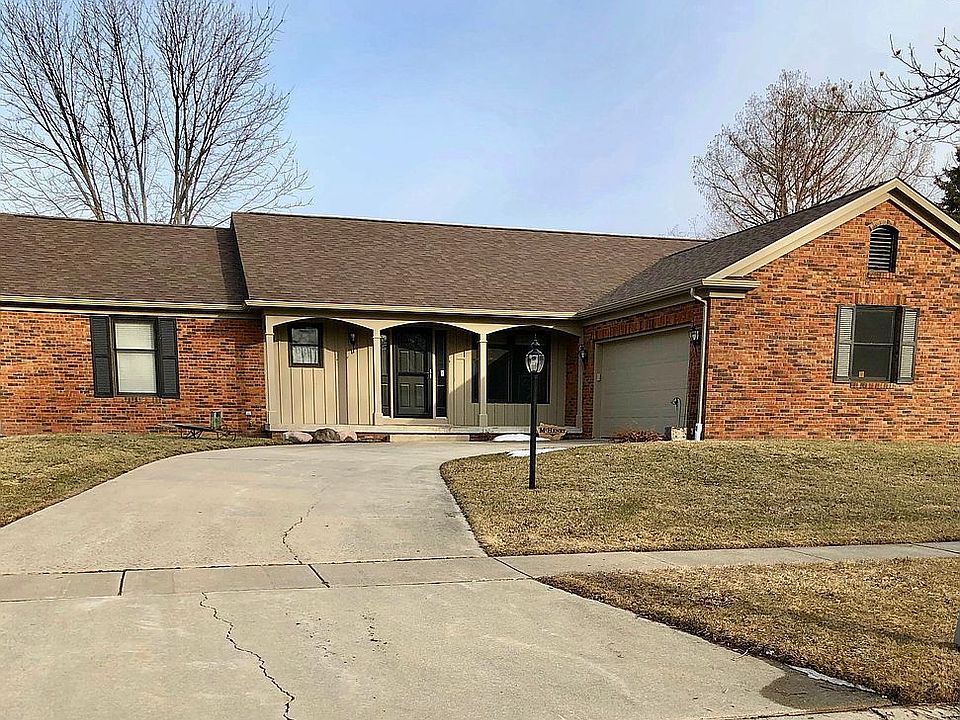 2712 Lakeview Dr