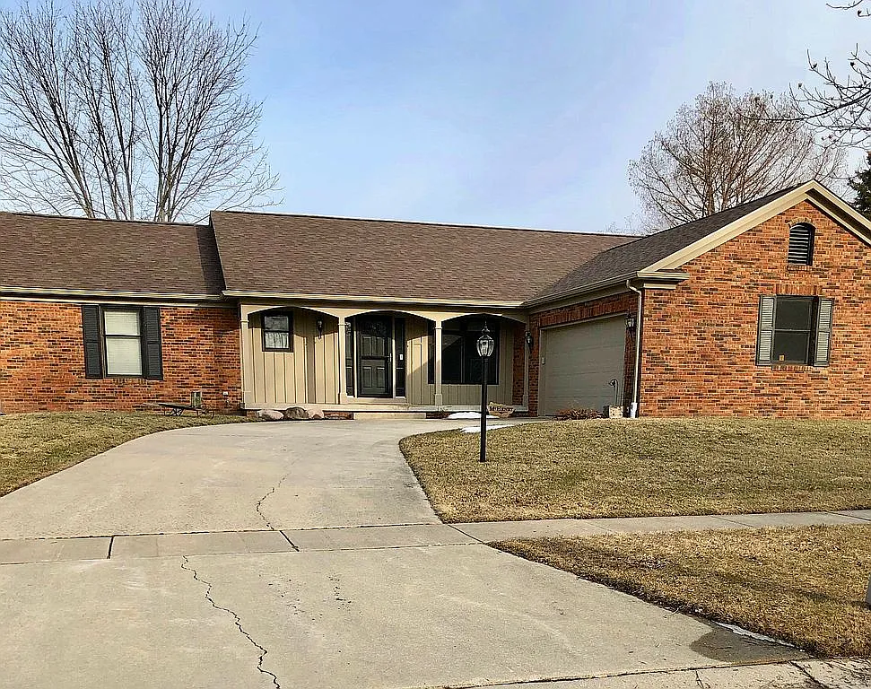 2712 Lakeview Dr photo 1