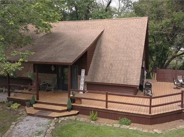 312 E Maple St, Girard, KS 66743