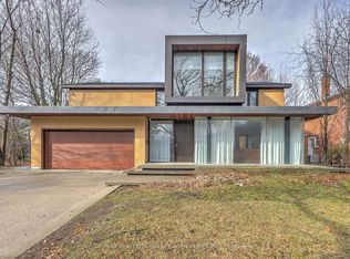 6 Bannatyne Dr, Toronto, ON M2L2N7