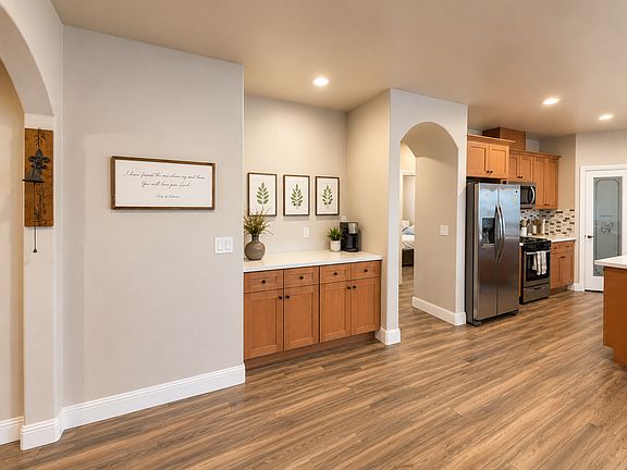 Wet bar and kitchen