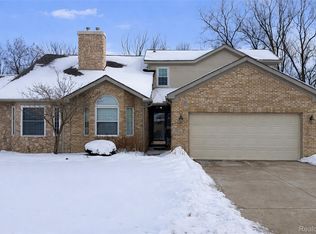 352 Cherry Hill Pointe Dr, Canton, MI 48187