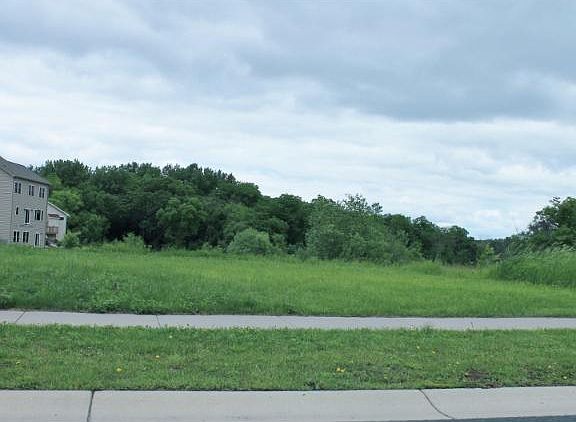 3rd image of 981 Aspen Cir