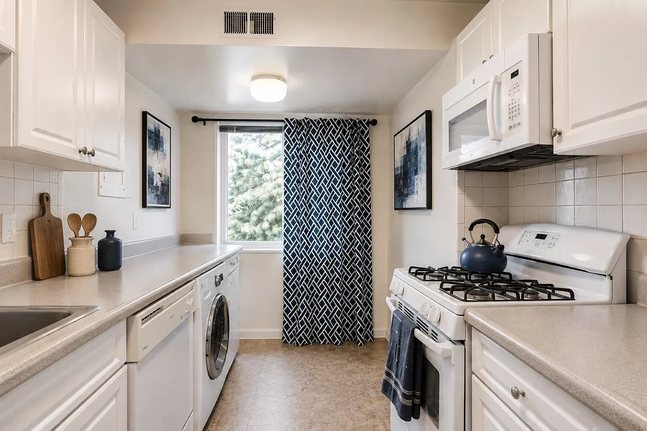 Stoneridge at Mark Center Apartment Homes — Photo 2