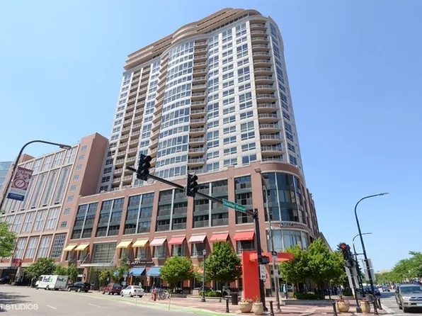 807 Davis St, Evanston, IL