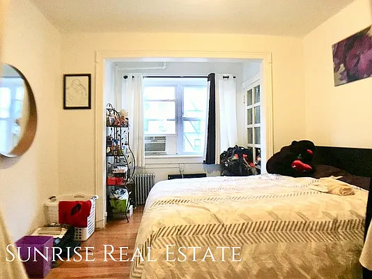 Rented by Sunrise Real Estate | media 8