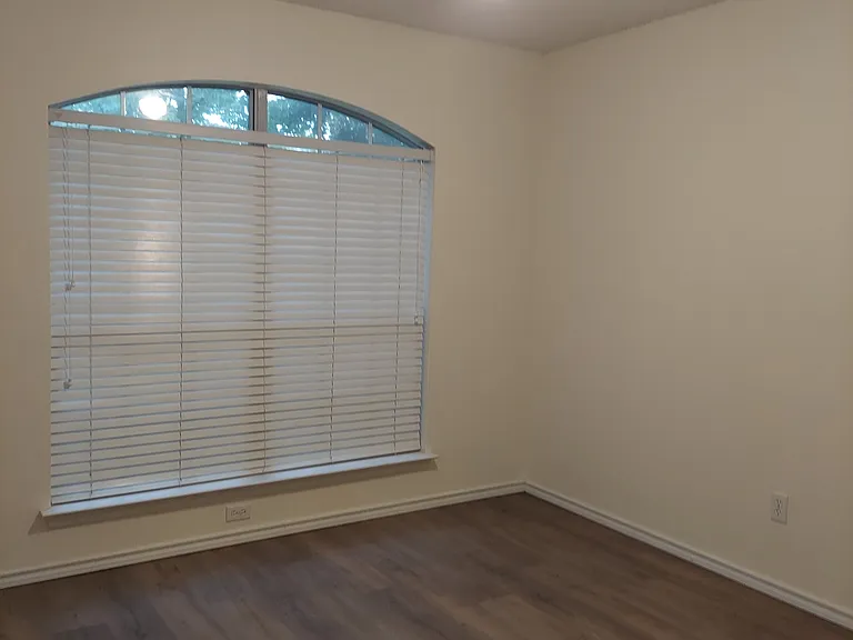 1718 Ryanfeld Dr — Photo 7